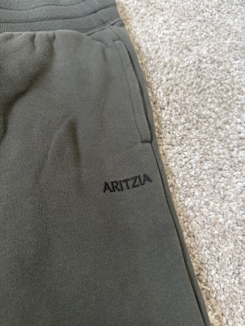 Aritzia Olive Green Cozy Sweatfleece Boyfriend Wide Leg Sweatpant Size XS - Picture 4 of 6